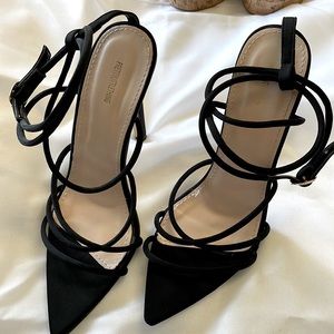 Prettylittlething pointed black strapped heels size us 6